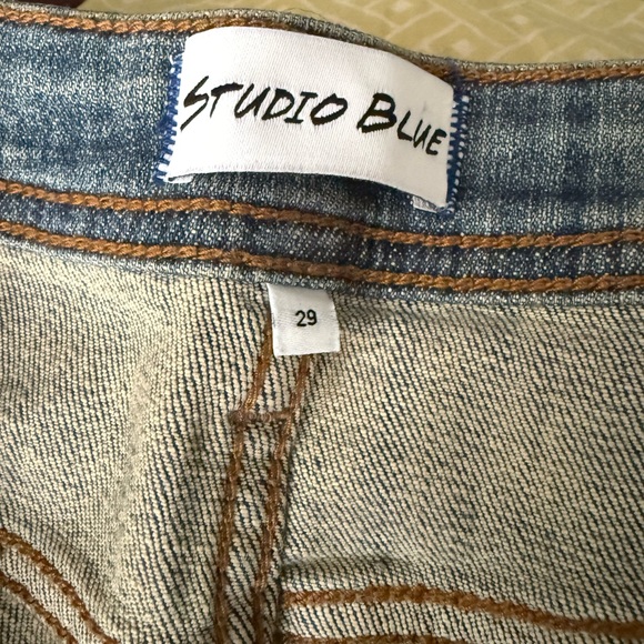 Studio Blue Distressed Faded Denim Shorts Size 29 Raw Hem - Picture 11 of 13